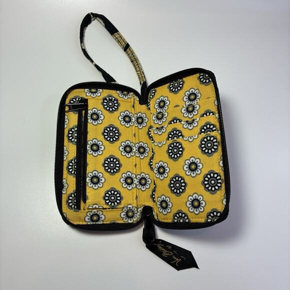Vera Bradley all in one wristlet in Yellow Bird Wallet ID Window Zip Around - Picture 4 of 4